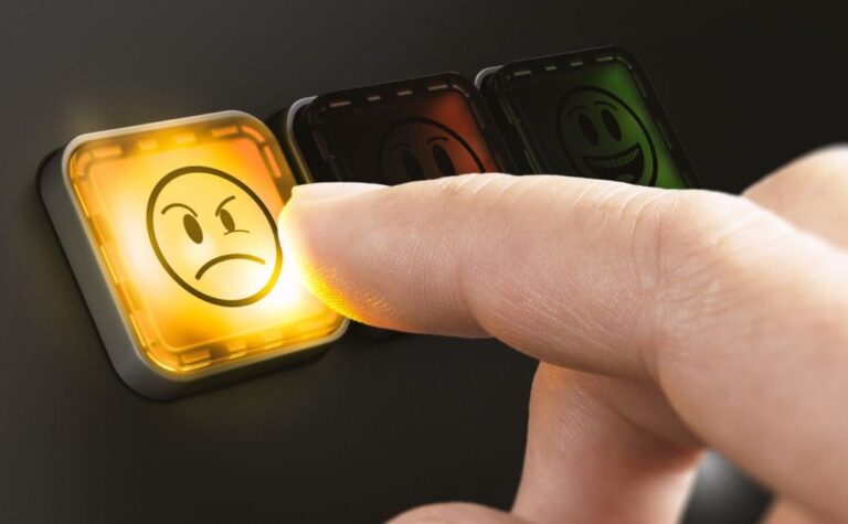 clients mecontents laissant des avis en ligne