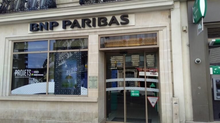 facade de lagence bnp paribas rue de rennes