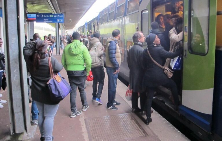 Comment rejoindre Ris-Orangis en RER D depuis Paris 11 gare de ris orangis avec train en arrivee