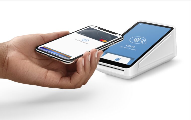 Comment effectuer un paiement au CHR de Metz-Thionville 64 photo dun terminal de paiement moderne