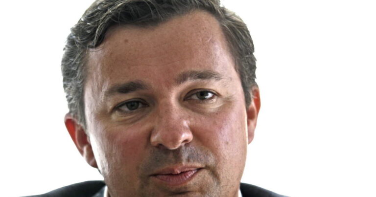 Qui est Jean Charles Faivre Pierret et quelle est sa contribution 53 portrait de jean charles faivre pierret