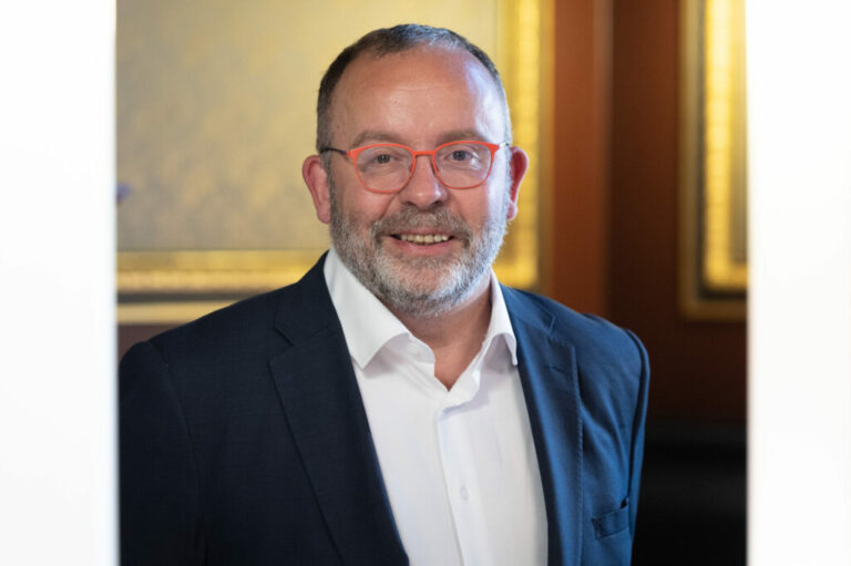 portrait du maire actuel de saint gilles