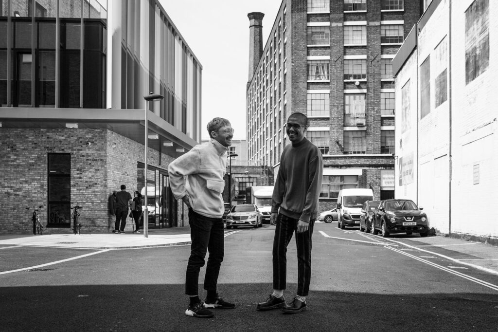 Qui sont les acteurs clés derrière SOS Éducation