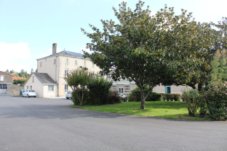 quelles formations propose la mfr cfa de mouilleron saint germain