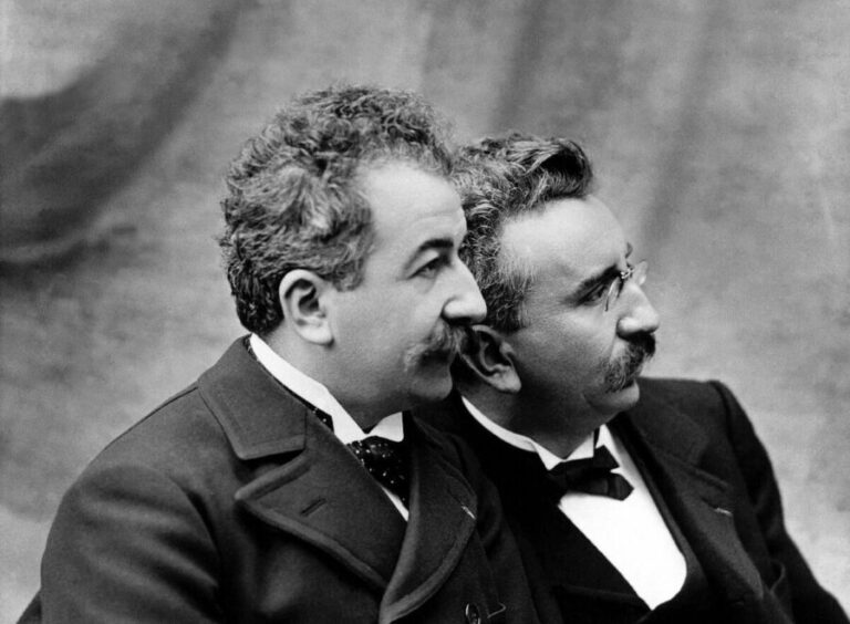 qui sont auguste et louis lumiere les pionniers du cinema