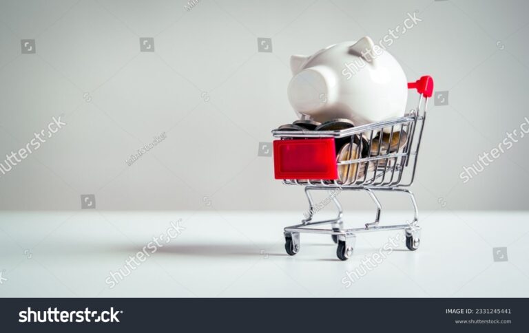 tirelire pleine avec pieces et billets