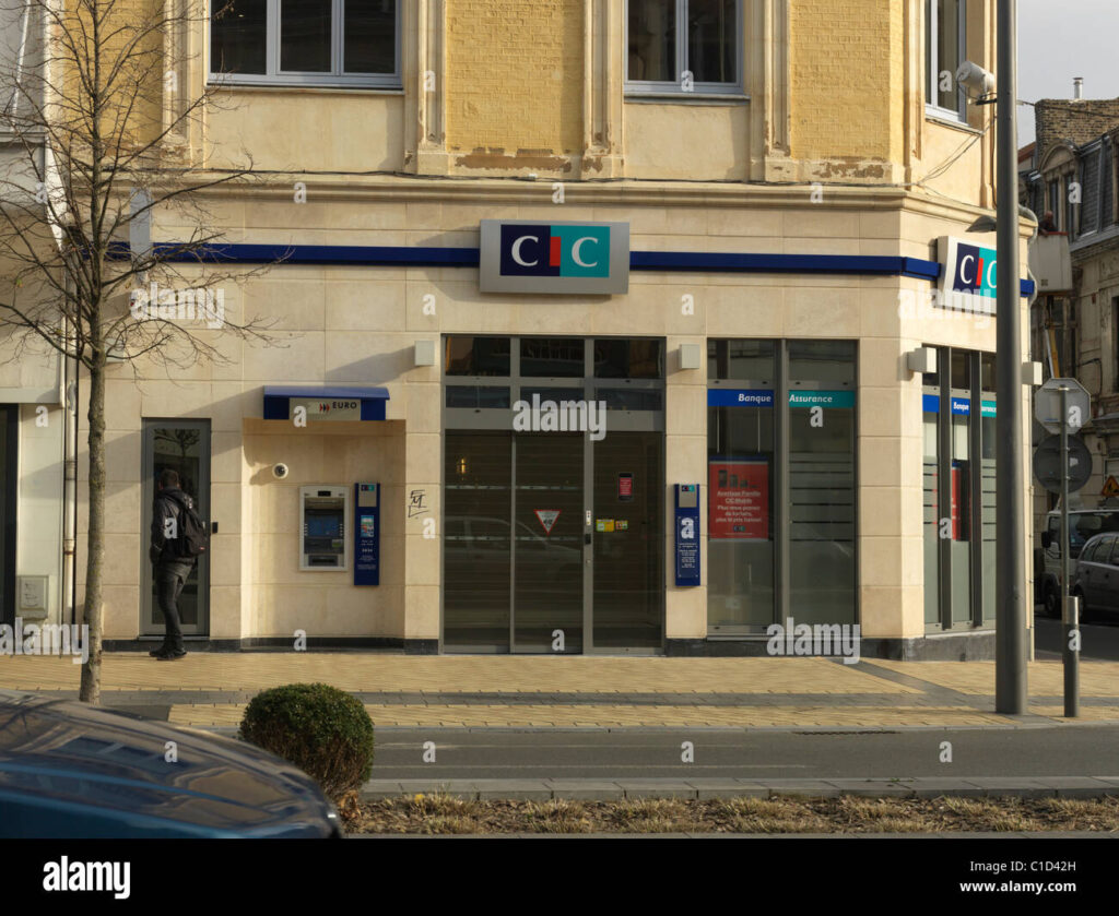 Où peut-on facilement ouvrir un compte Nickel en France 1 un guichet de banque moderne en france