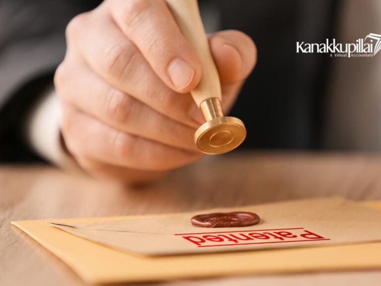 Le contrat de capitalisation : est-il préférable chez un notaire 13 un notaire examinant un contrat de capitalisation