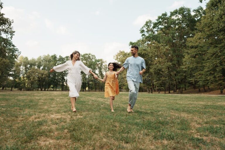 Quel est le parc municipal Le Clos Claret et ses activités 1 un parc verdoyant avec des activites familiales