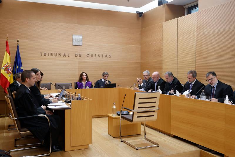 Qui a le droit de saisir la Cour des comptes en France 8 Qui a le droit de saisir la Cour des comptes en France
