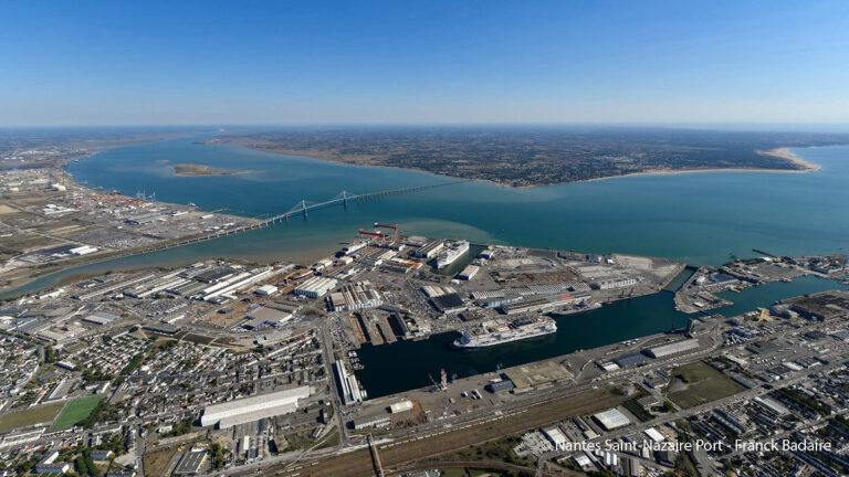 Que savoir sur Léo Lagrange à Saint-Nazaire 21 vue aerienne de saint nazaire et ses infrastructures