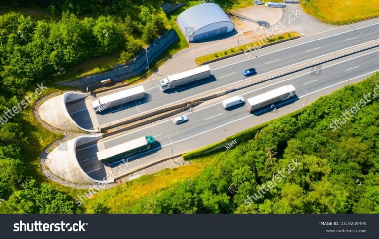 vue aerienne du chantier du tunnel