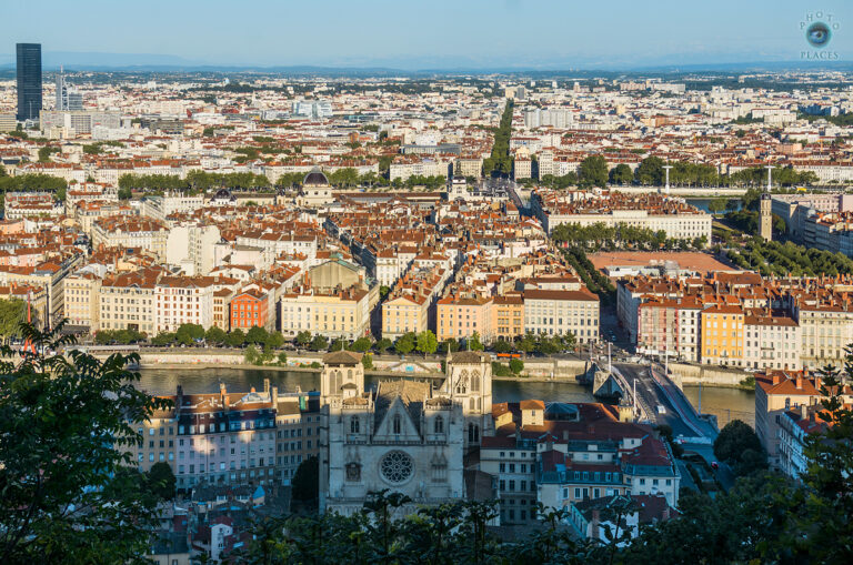 Pourquoi choisir Lyon Métropole Habitat - Agence Porte des Alpes 2 vue panoramique de lyon et ses environs