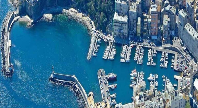 Où se trouve le meilleur hôtel à Port Toga en Corse 26 vue panoramique de port toga en corse