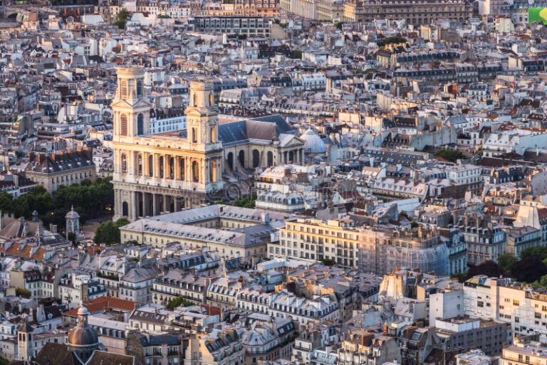 Pourquoi visiter Saint Sulpice dans le Tarn pour vos prochaines vacances 9 vue panoramique de saint sulpice